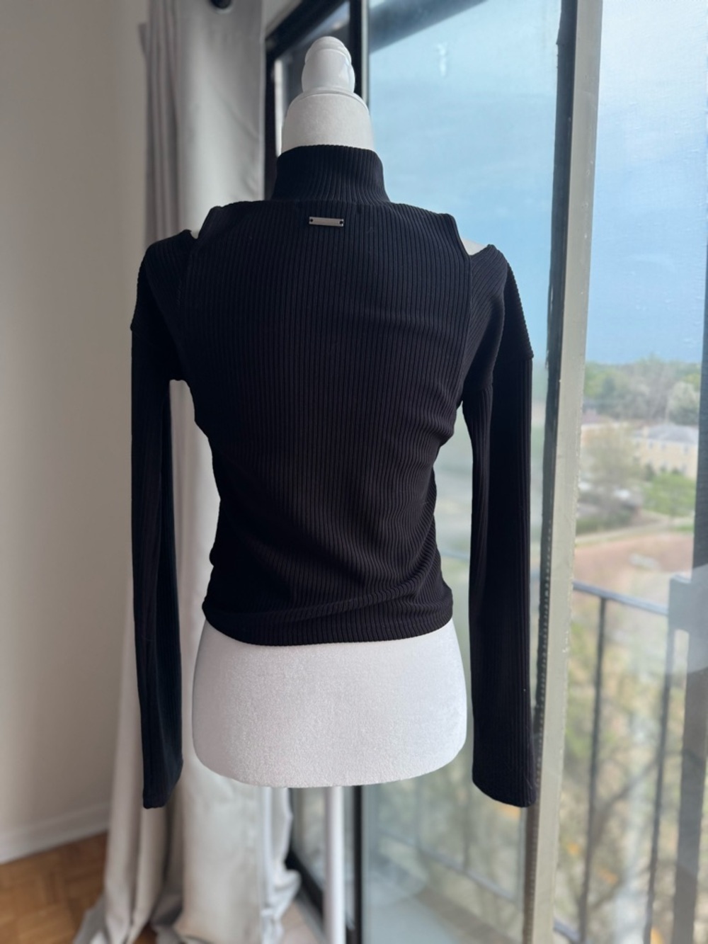 Zip Front Crossover Top Black Size 12 - Picture 7 of 8